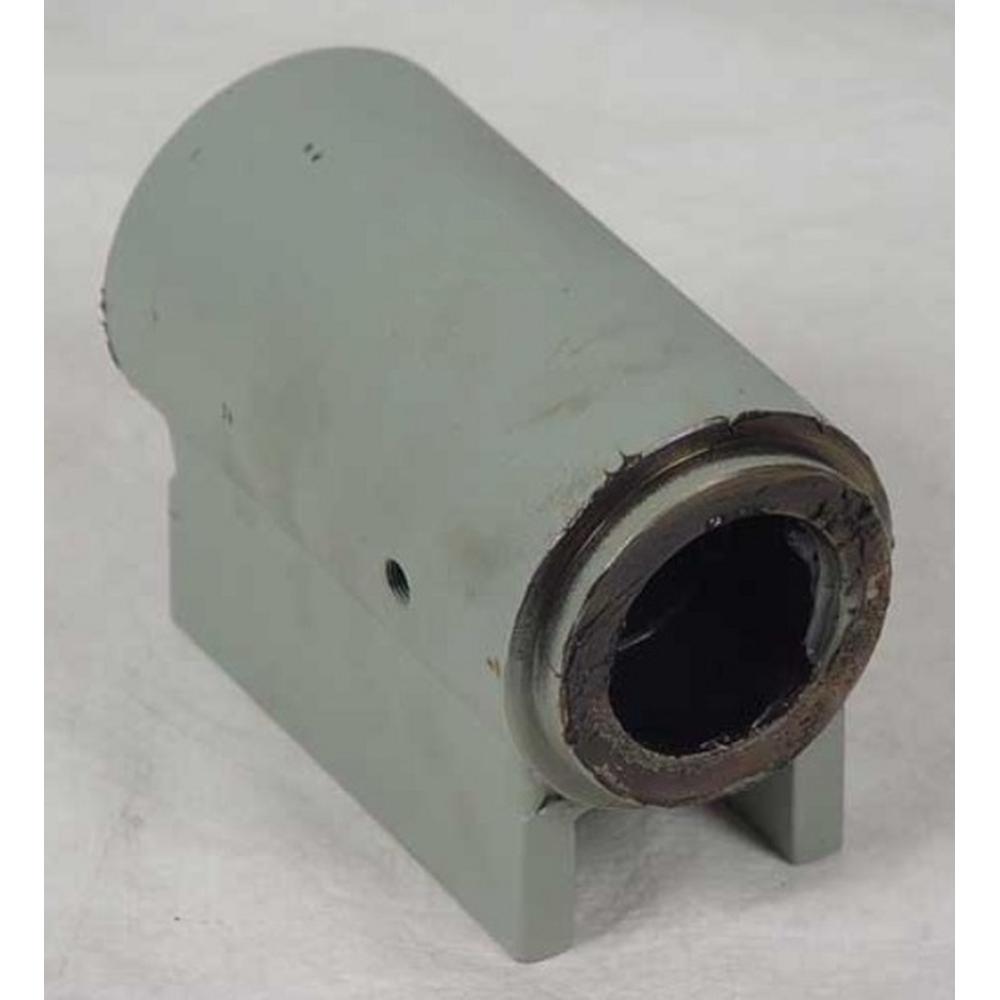 A38382 Fits Case Front Axle Steel Housing Weld-on End Pivot 480 480B 580 580