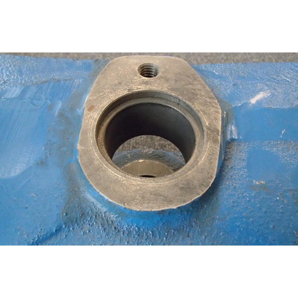 C5NN3A042 Front Axle Support Fits Ford/NH 2000 3000 2120 2110 4140 4000 4110