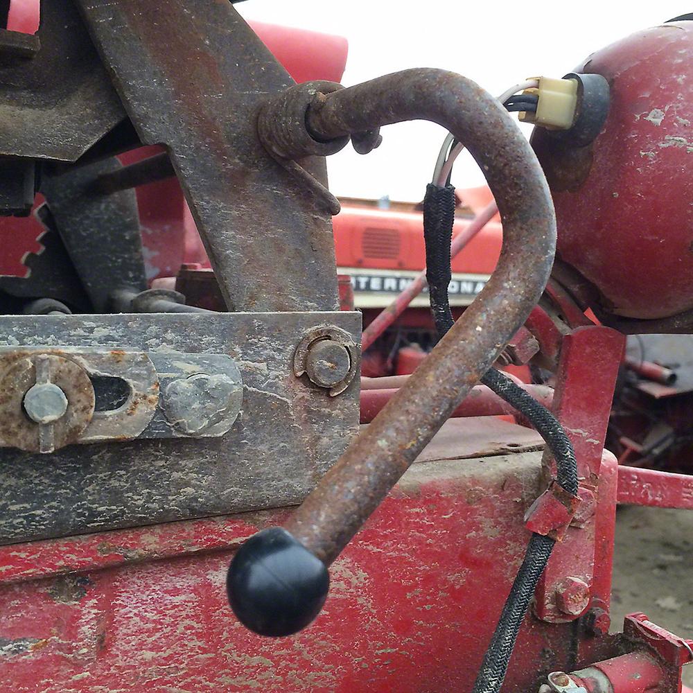 IHS2368 Seat Adjusting Knob Fits International